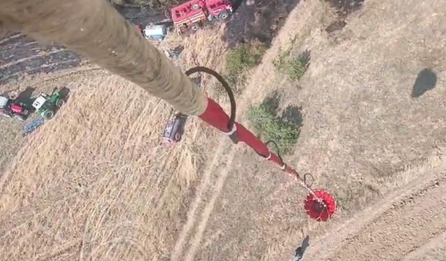 Boş arazide çıkan anız yangını söndürüldü