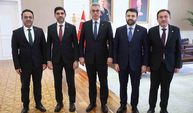 Sağlık Bakanı Memişoğlu yarın geliyor