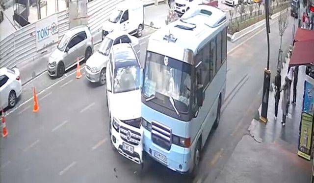 Cip ile yolcu minibüsü çarpıştı