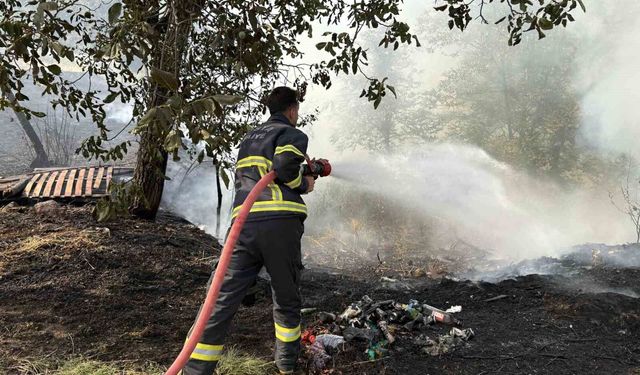 Çıkan örtü yangınını itfaiye söndürdü