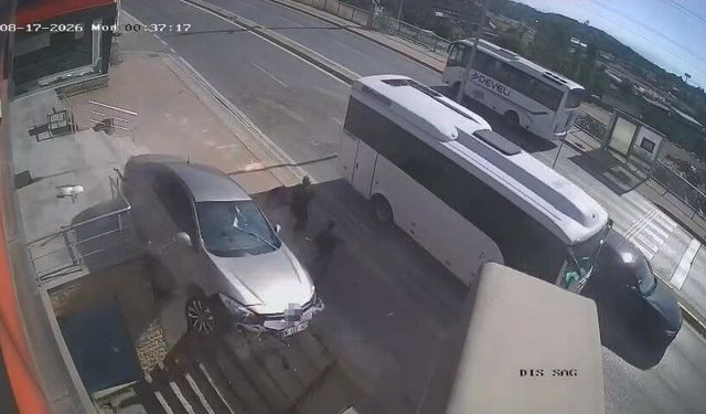 Otomobil merdiven boşluğuna uçtu: 2 kişi ezilmekten saniyelerle kurtuldu