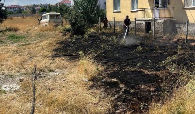 2 köy ve 1 mahallede ot yangını