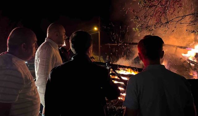 Samanlık yangını: Bin 200 balya küle döndü