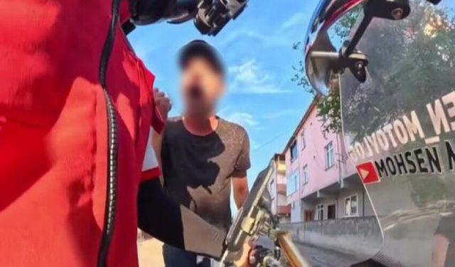 'Seni gebertirim' dedi, motokuryeye saldırdı