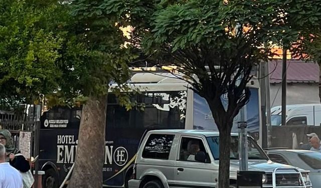 Belediye halk otobüsünün lastiği patladı: Zonguldak inledi