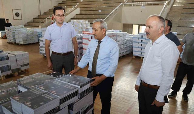 352 bin ücretsiz ders kitabı dağıtımı başladı