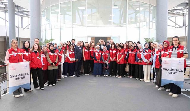 44 Damla gönüllüsü dayanışma için sahada
