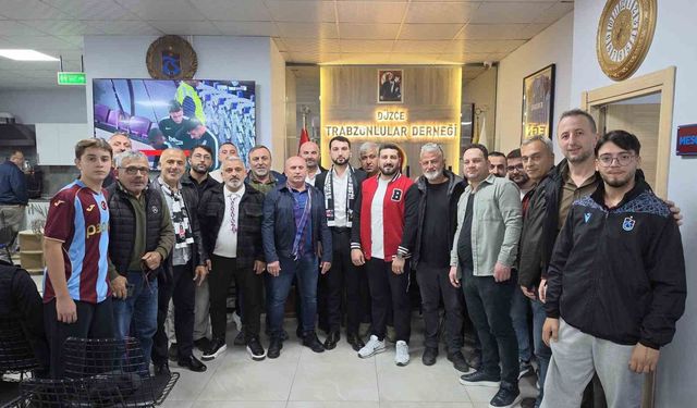 Beşiktaşlılar ve Trabzonsporlular, maçı birlikte izledi