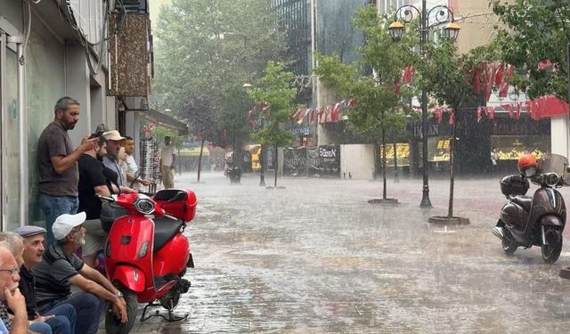 Vatandaşlara dikkat! Kuvvetli sağanak uyarısı