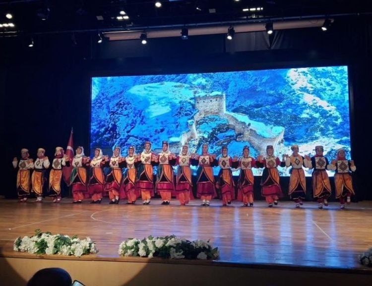 Batı Karadeniz'in en kapsamlı halk oyunları şöleni gerçekleştirildi
