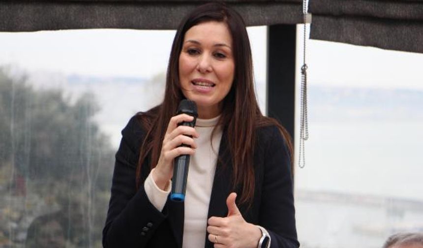 Çiğdem Karaaslan, cimnastikte başarılı sporcular ve aileleriyle buluştu
