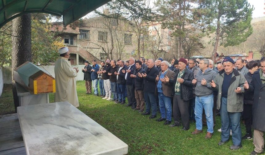 Dere kenarında ölü bulunan Kamil Çelik toprağa verildi