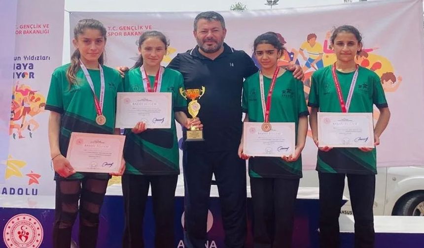 Melek Yıldız, atletizmde Türkiye şampiyonu oldu