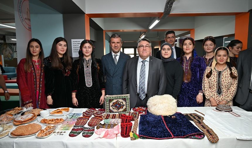 Kültür Buluşmalarında Türkmenistanlı öğrencilerle bir araya geldiler
