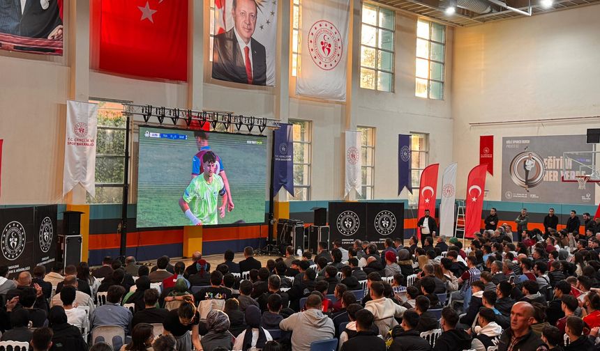 Gençlik Ligi finali, Zonguldak’ta dev ekrandan izlendi