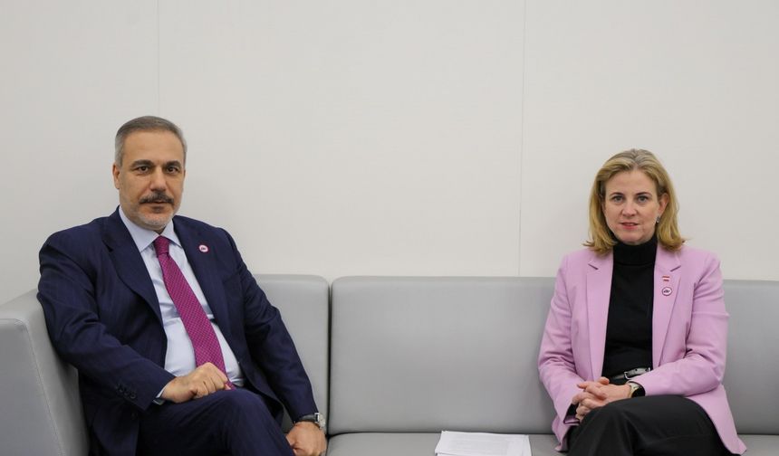 Bakan Hakan Fidan, Varşova'da temaslarına devam ediyor