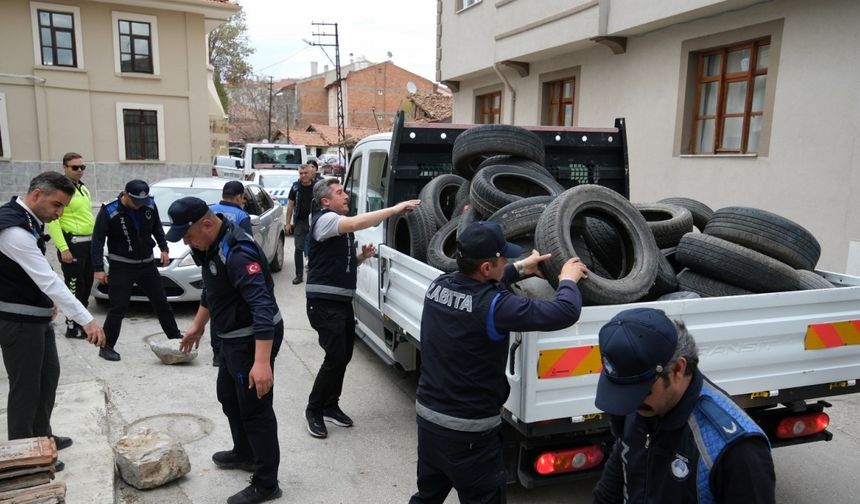 Belediyeden kaldırım işgaline önlem