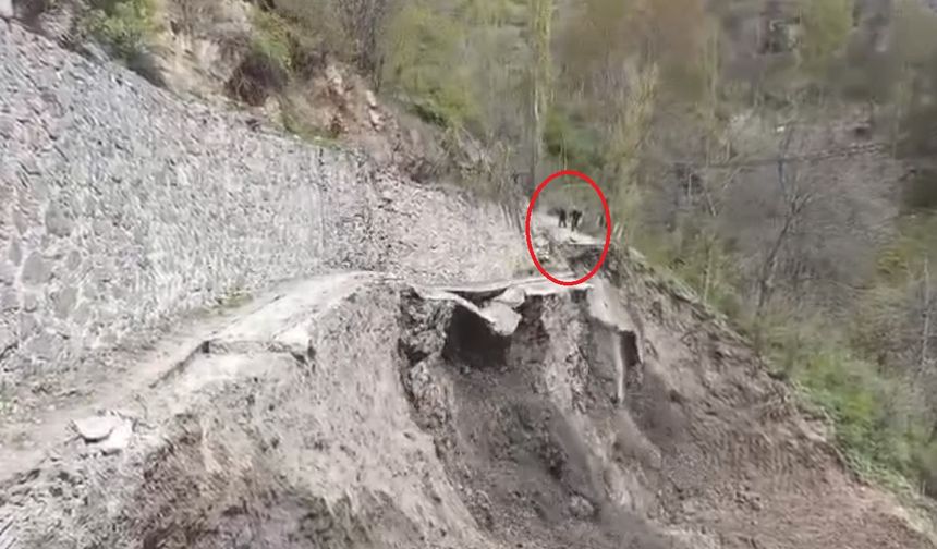 Yol çalışmasında heyelan: İşçiler faciadan son anda kurtuldu!