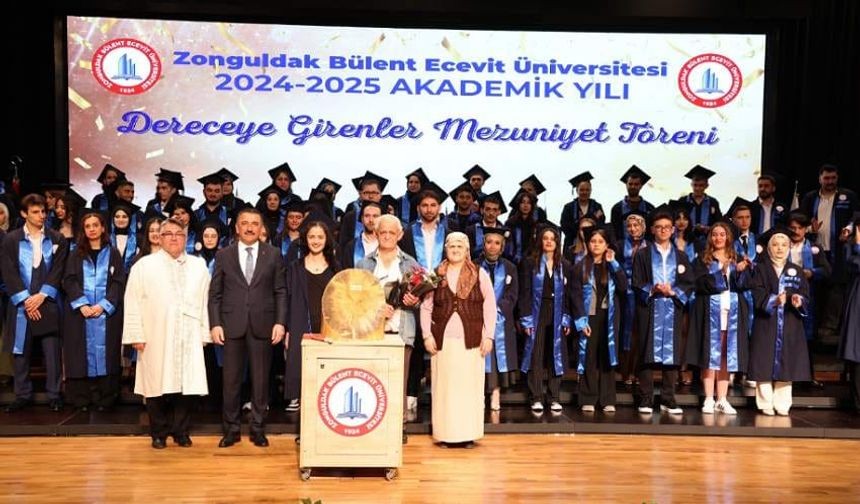 Gurur dolu mezuniyet