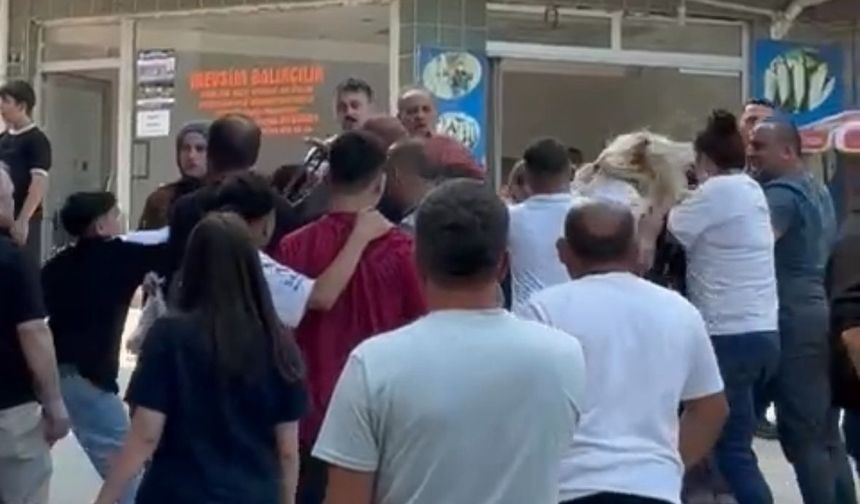 Boşanan çift ile yakınları arasında kavga çıktı!