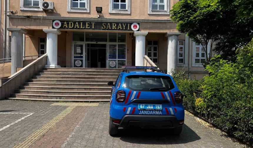 Durdurulan otobüste valiz içerisinde onlarca hap ele geçirildi