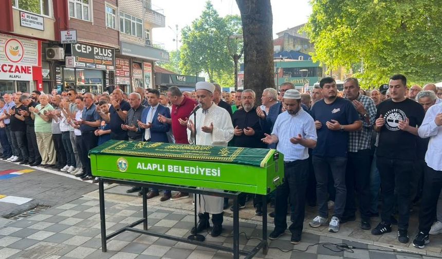 Kanserden ölen 27 yaşındaki İsmet Kaplancan son yolculuğuna uğurlandı