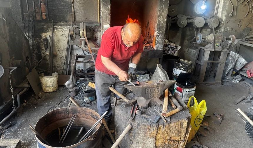 Osmanlı’dan miras mesleğiyle kurban bayramına hazırlanıyor
