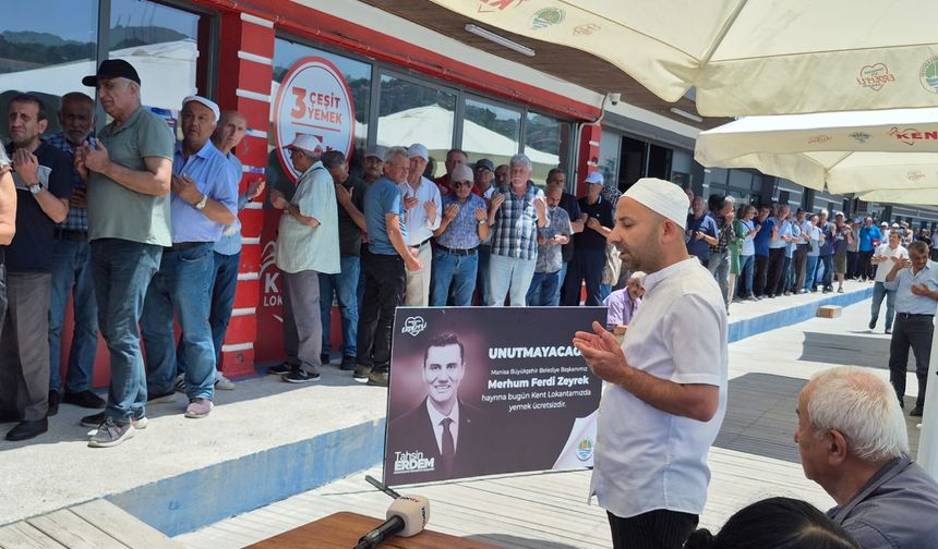 Zonguldak Kent Lokantası'nda Ferdi Zeyrek için hayır yemeği dağıtıldı