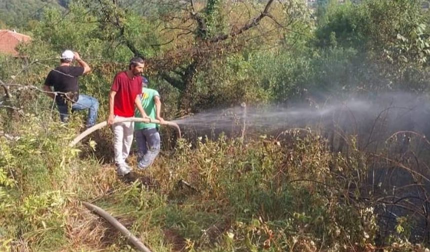 Otluk alanda çıkan yangın evlere ve ormana sıçramadan söndürüldü