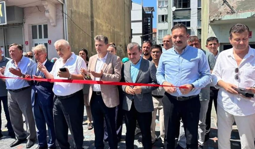 AK Parti hizmet binası törenle açıldı
