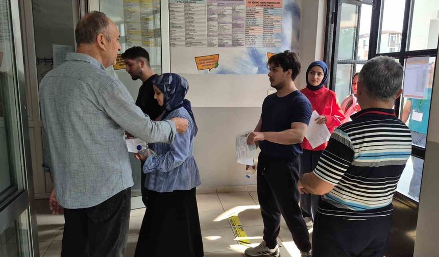 9 binden fazla öğrenci sınavda ter döküyor