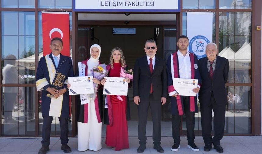 Türker İnanoğlu İletişim Fakültesi'nde açılış ve mezuniyet coşkusu bir arada