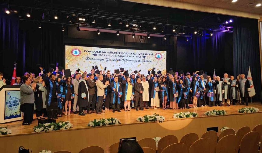 Dereceye giren öğrenciler mezuniyet coşkusu yaşadı