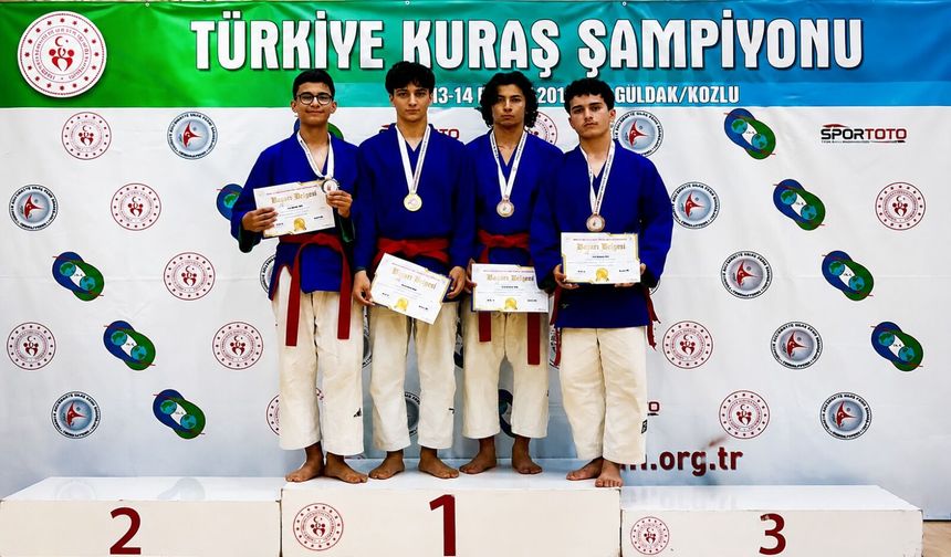 Gençler Türkiye Kuraş Şampiyonası gerçekleştirildi