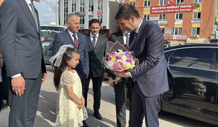 Ülkü Ocakları Genel Başkanı Ahmet Yiğit Yıldırım yeni hizmet binası açılışına katıldı