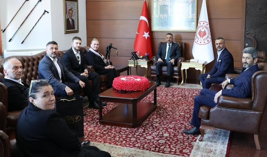 Vali Osman Hacıbektaşoğlu, Anahtar Parti heyetini kabul etti