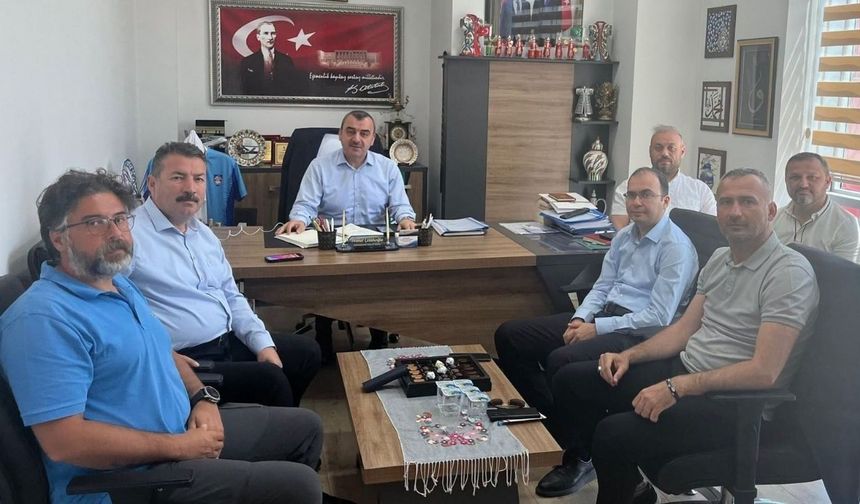 Başkan Özcan Ulupınar'dan Milletvekili Ahmet Çolakoğlu'na ziyaret