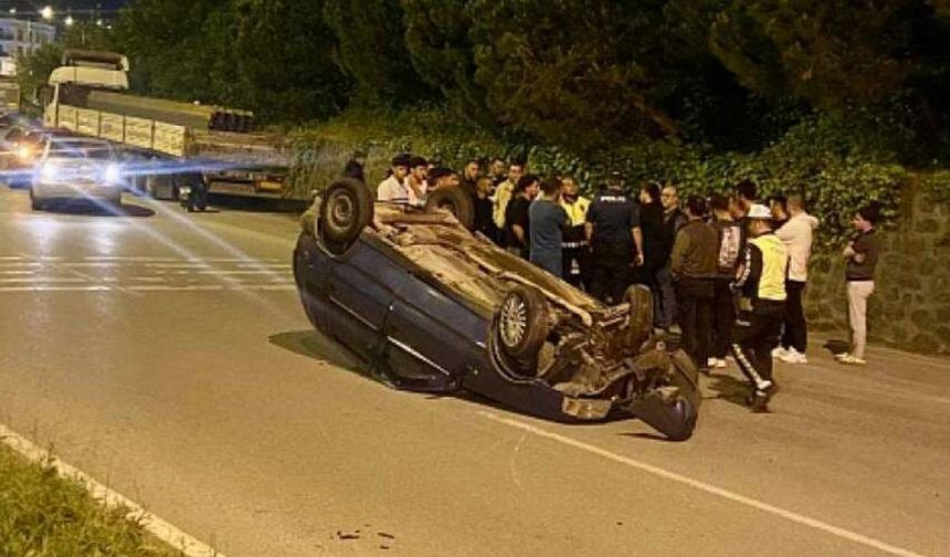 İki otomobilin karıştığı kazada araçlardan biri takla attı