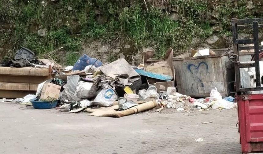 AK Parti'den Zonguldak Belediyesi'ne eleştiri: Çöpler birikiyor, belediye seyrediyor