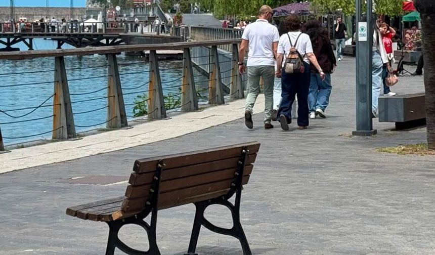 Zonguldak'a bu mu yakışıyor? Belediyenin yeni bankları beğenilmedi