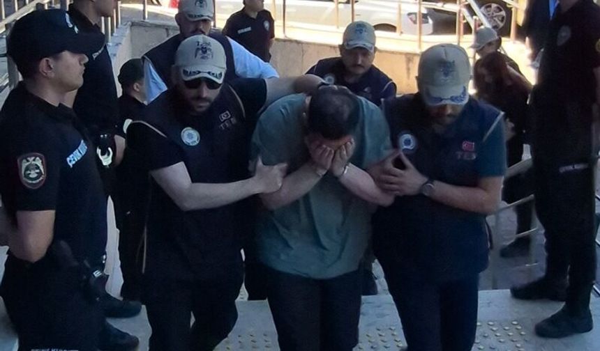 'Kafalarını eğmenize gerek yok, kimseyi öldürmediler' dedi: Tutuklandılar