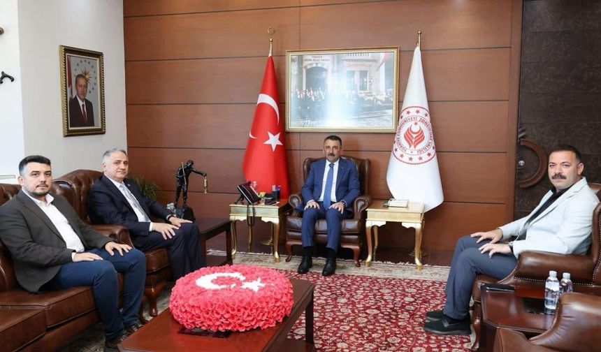 AK Parti heyetinden Vali Osman Hacıbektaşoğlu'na ziyaret