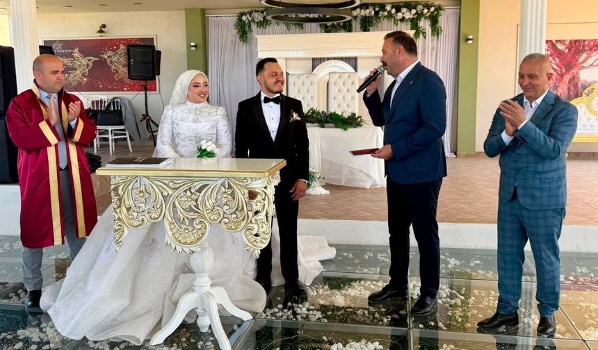 Dilara İris ile Atakan Uysal hayatlarını birleştirdi