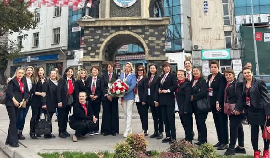CHP İl Kadın Kolları Başkanı Nazan Sürücü Pulat istifa etti: YENİ Parti’ye katıldı