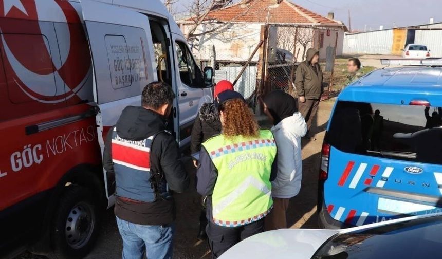 Jandarma tarafından 7 düzensiz göçmen yakalandı