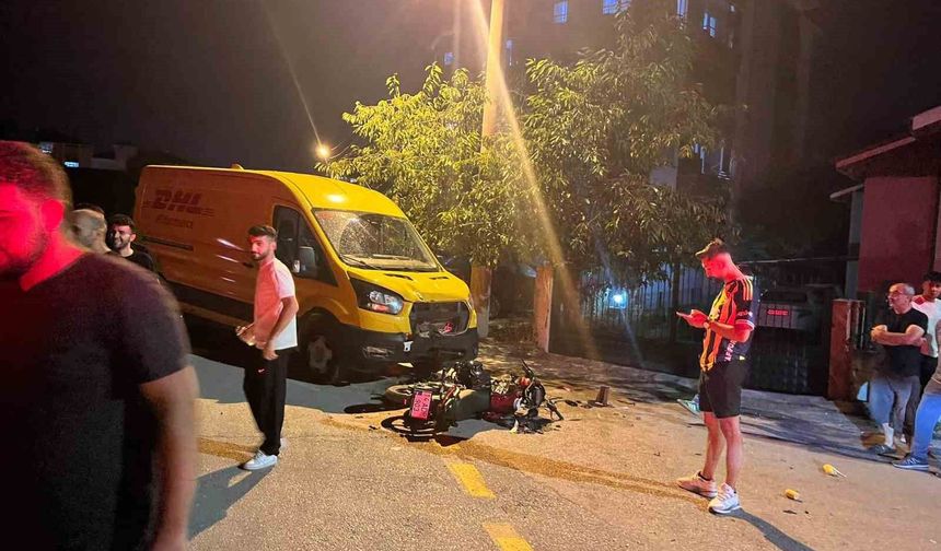 Motosiklet ile panelvan çarpıştı: 1 yaralı