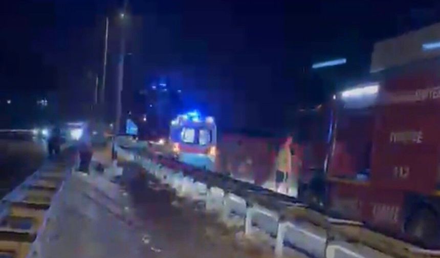 Otomobil bariyerlere çarparak devrildi: 1 yaralı