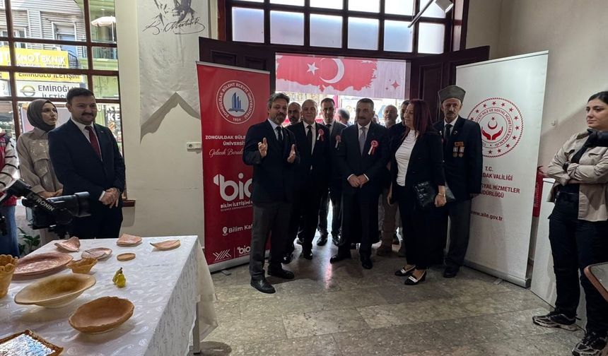 Zonguldak'ta şehit ve gazi yakınlarının seramik eserleri sergilendi