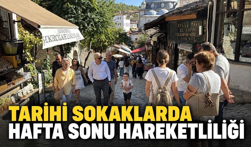 Tarihi sokaklarda hafta sonu hareketliliği