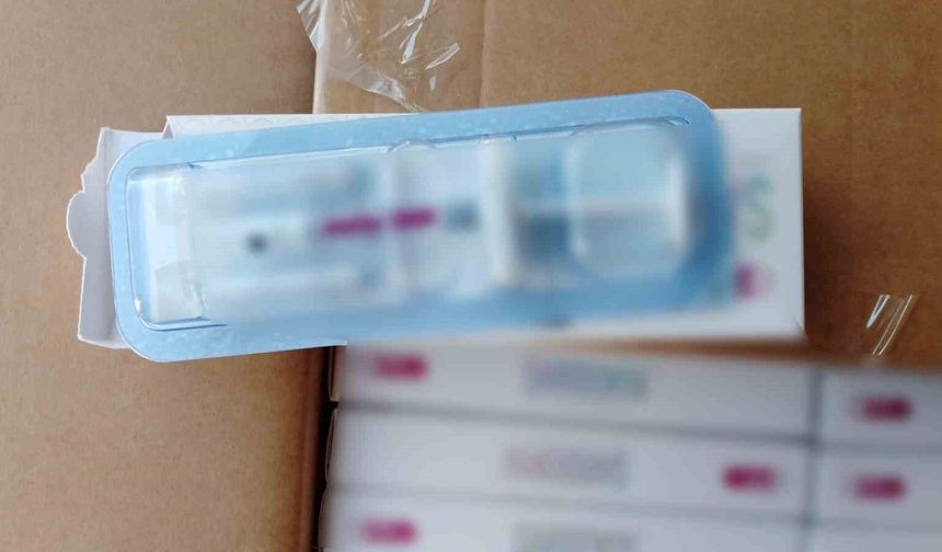 Gişelerde durdurulan araçta 10 bin 700 adet kaçak kozmetik ürünü ele geçirildi